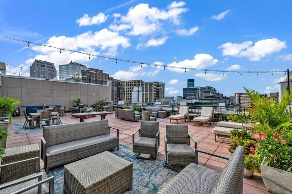 Heart Of Dt - Pool & Steam At Playhouse Square 315 Cleveland Exterior foto